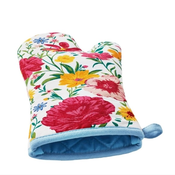 The Pioneer Woman Flowering
Frontier Kitchen Towel, Oven Mitt & Potholder Set. - Picture 4 of 6